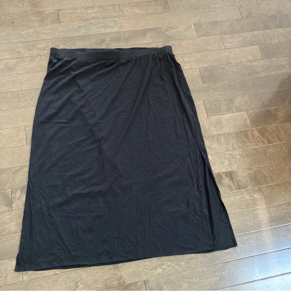 Lane Bryant Size 22/24 Black Maxi Skirt with 16 Inch Slit on Both Sides - Picture 2 of 5